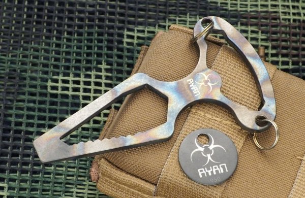 画像1: Steve Ryan　"Ti-Punch Key Multitool" (1)